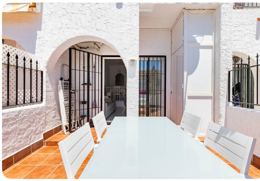 Villa La Casa En La Carihuela Playa A 4 Minutos A Pie Torremolinos Esterno foto